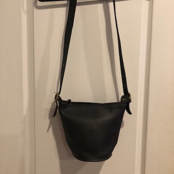 Vintage Coach Maggie 9019 Black Duffle Crossbody Purse - Picture 1 of 15